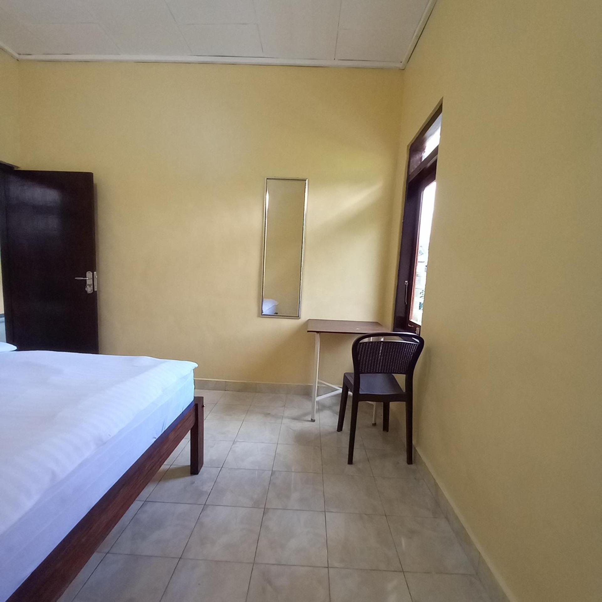 Tange Guest House Ruteng Bilik gambar